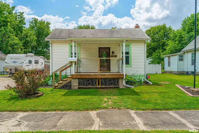 $164,000 | 1311 Broadway Street, Lincoln, IL 62656