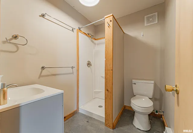 $164,000 | 1311 Broadway Street, Lincoln, IL 62656