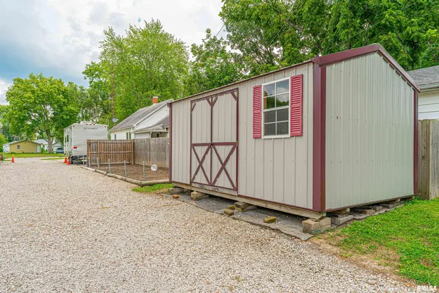 $164,000 | 1311 Broadway Street, Lincoln, IL 62656