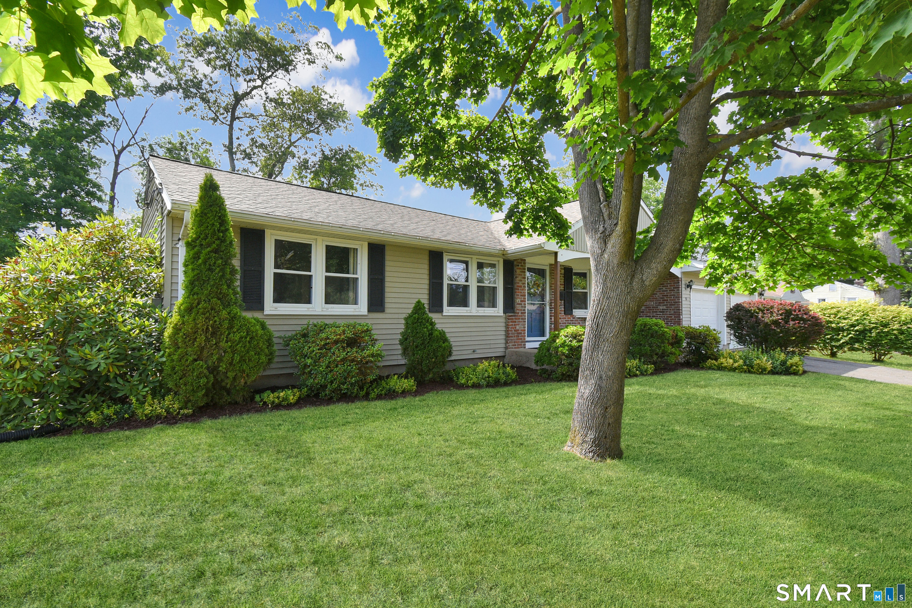 50 Perry Road Bristol, CT 06010 - Photo 2 of 18