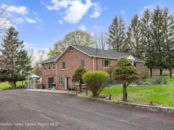 $690,000 | 463 Mckinstry Road, Gardiner, NY 12525