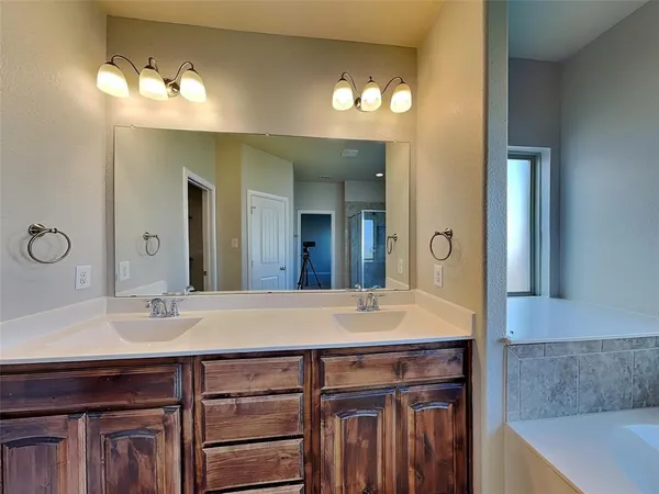 $2,199 | 1212 Ashley Drive, Weatherford, TX 76087