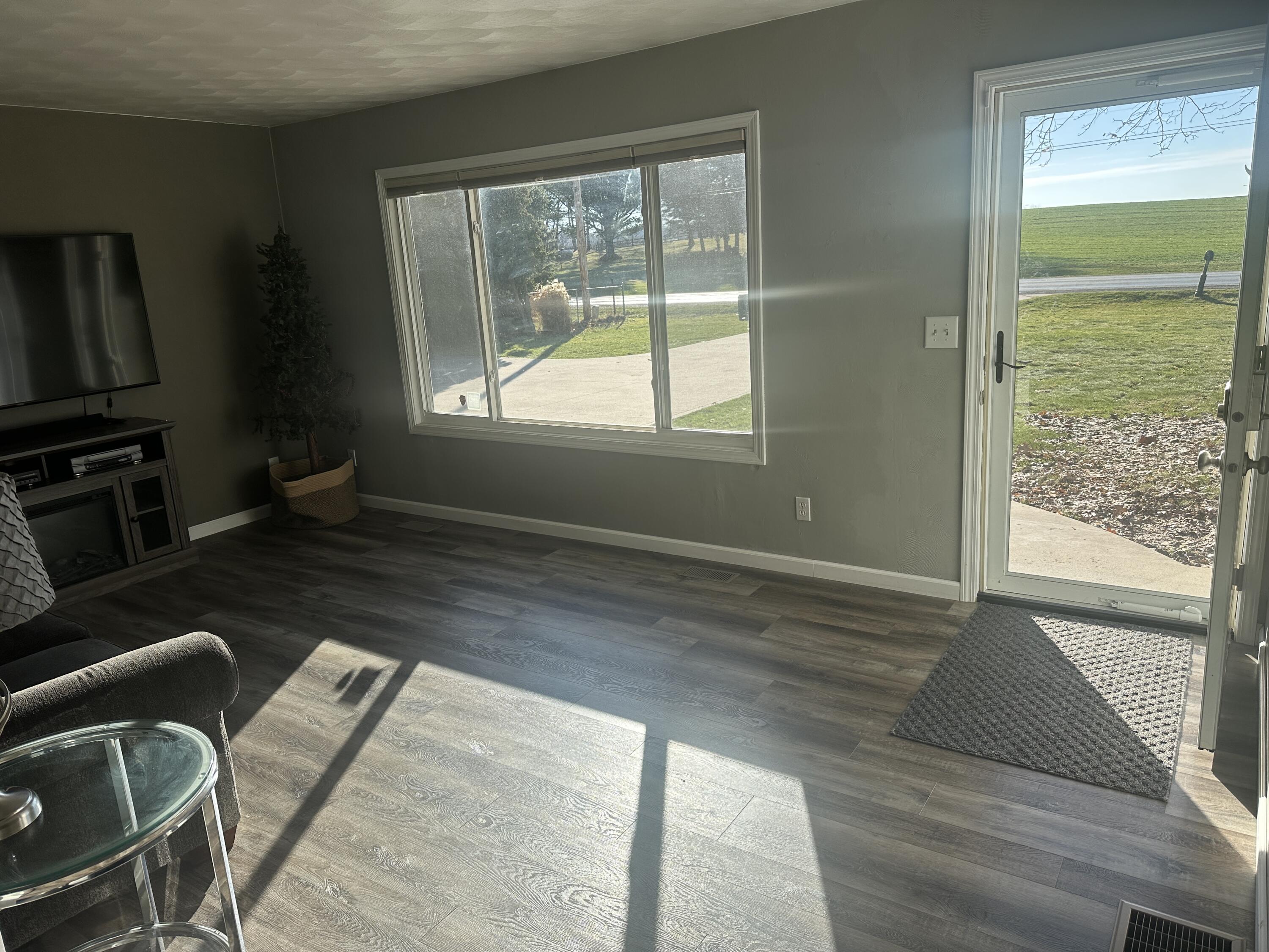 13540 Riverside Drive Constantine, MI 49042 - Photo 3 of 19 Living