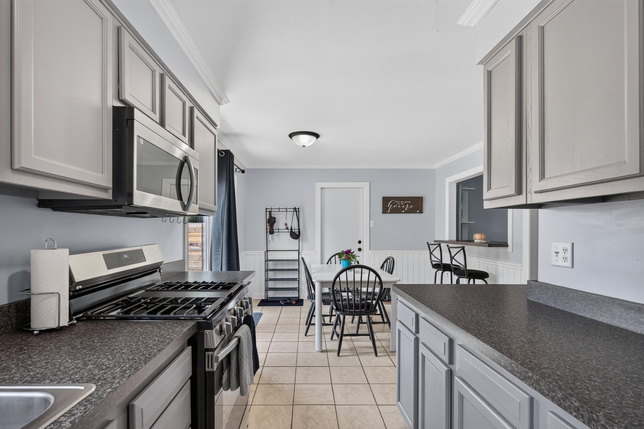 722 Fremont Road Valparaiso, IN 46385 - Photo 11 of 24 2048x1365