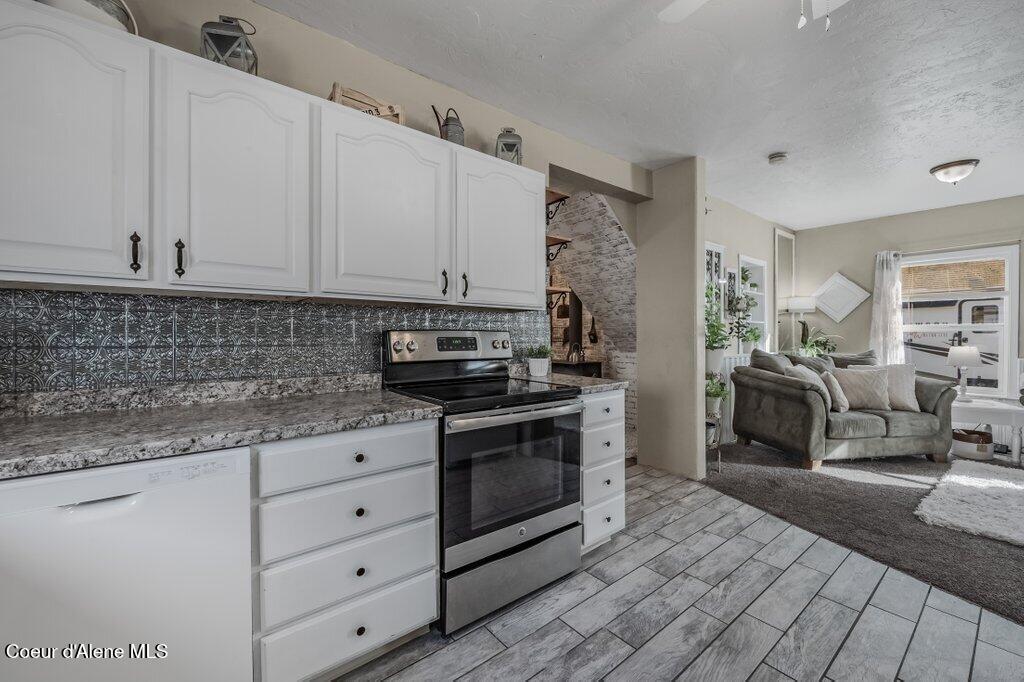 210 5th Avenue Clark Fork, ID 83811 - Photo 15 of 44 --17.jpg-SMALL