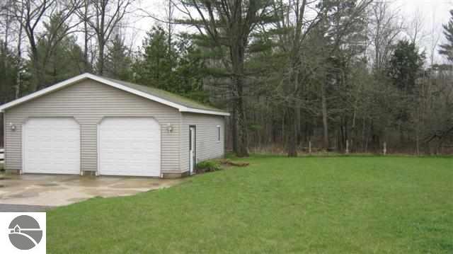 948 Kettle Lake Road Kalkaska, MI 49646 - Photo 21 of 24 1787287-21.JPG