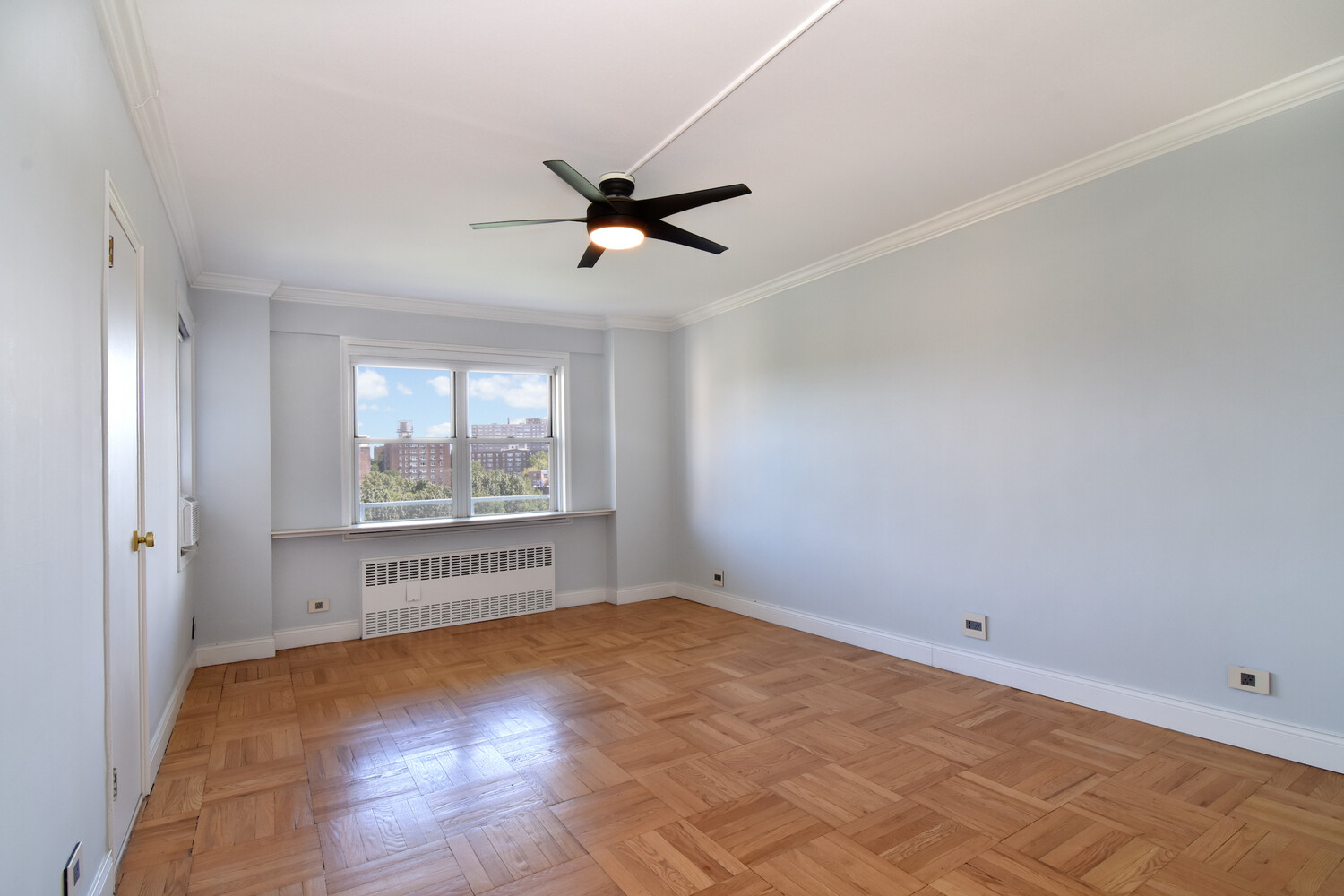 750 Kappock Street, Unit 807 Bronx, NY 10463 - Photo 13 of 28 a view of an empty room with a window