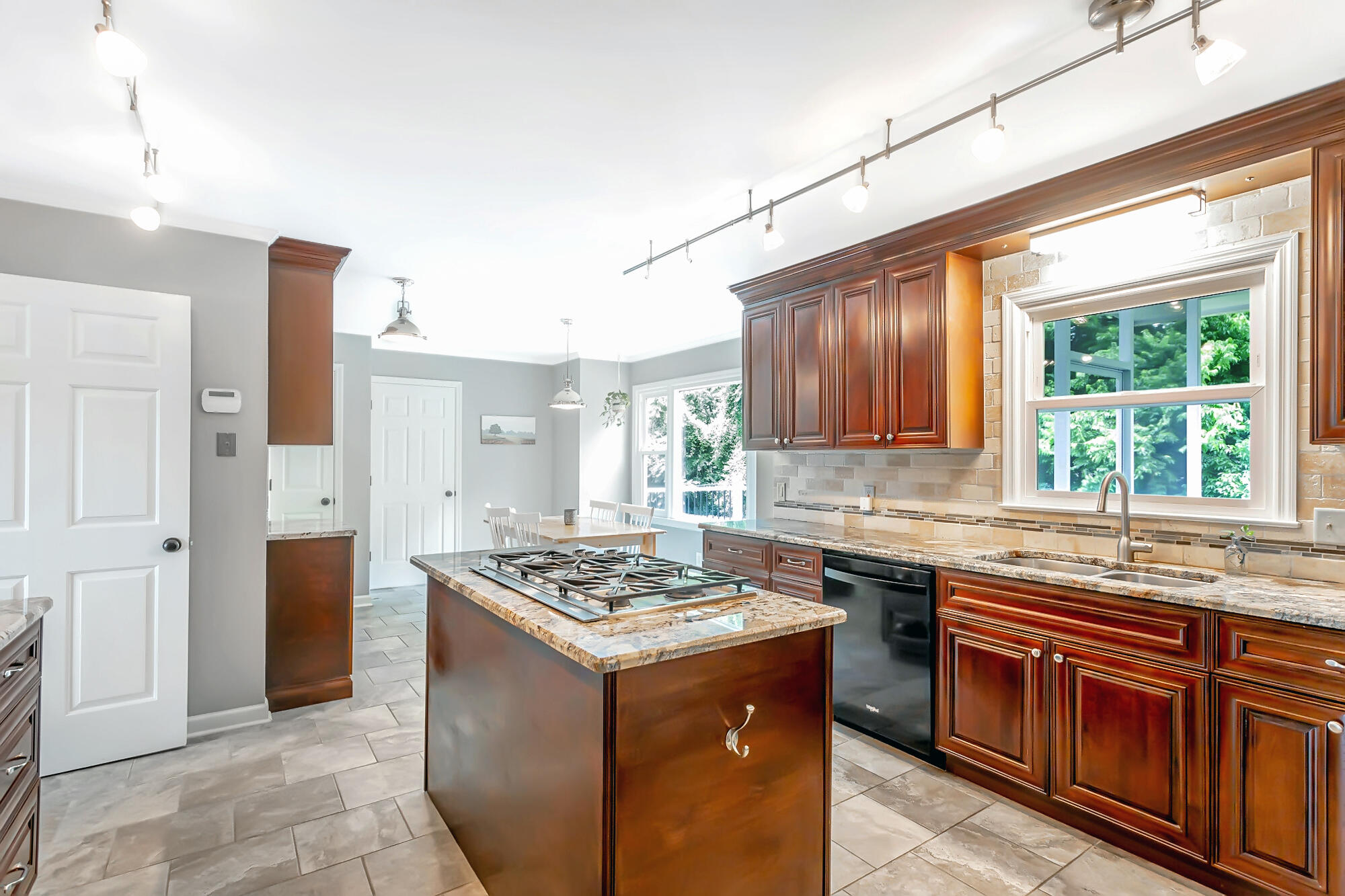 9419 Shadow Point Circle Chattanooga, TN 37421 - Photo 17 of 68 9419 Shadow Point Circle HD-14