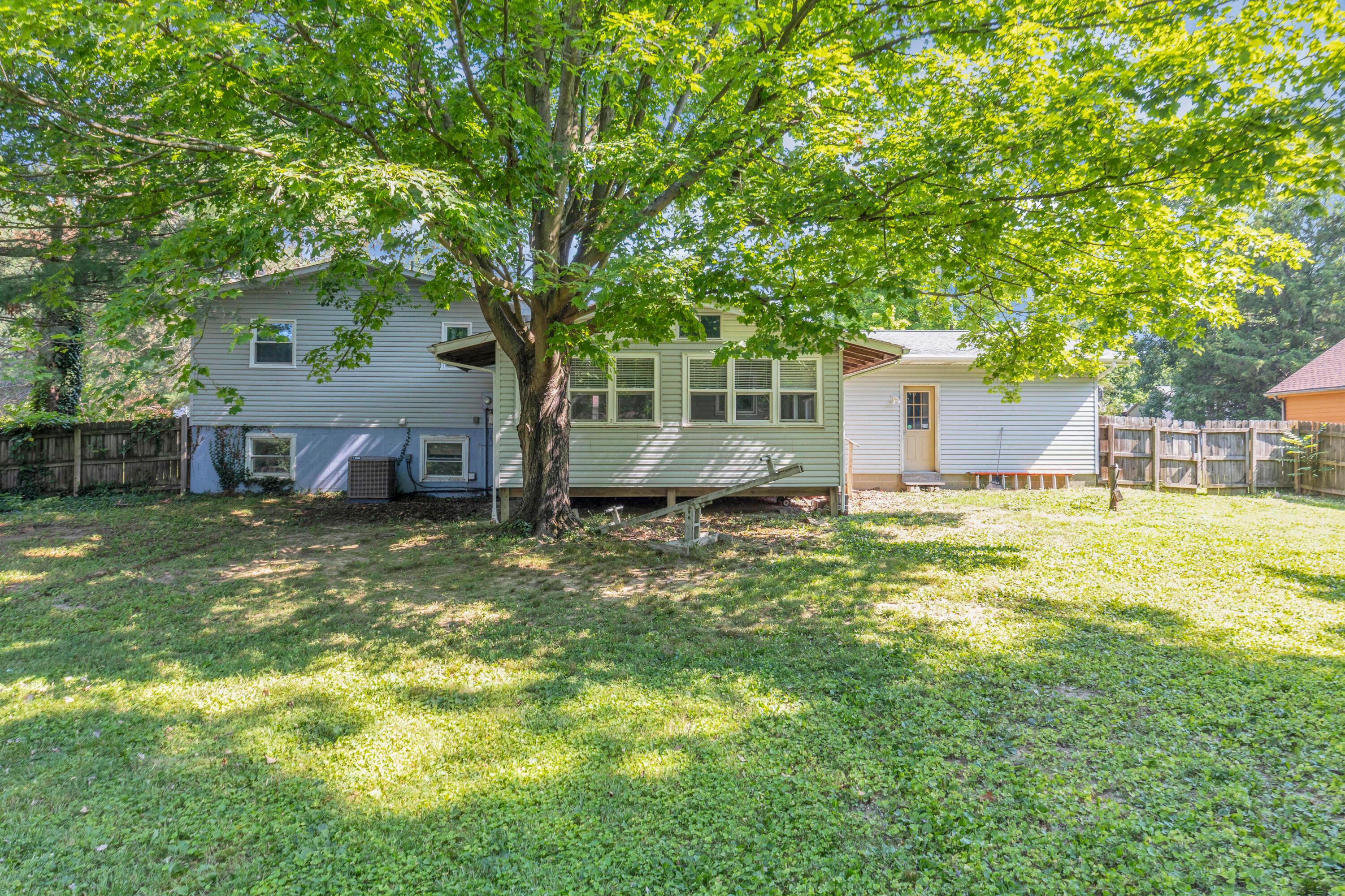 281 Middle Ground Road Southwest Pataskala, OH 43062 - Photo 47 of 52 Backyard