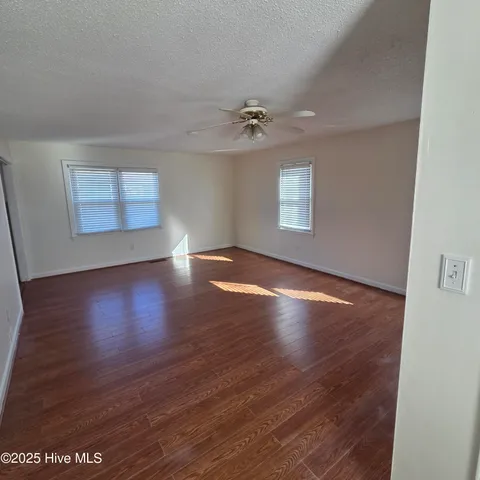 $1,950 | 2969 East Nc 33 West, Greenville, NC 27834