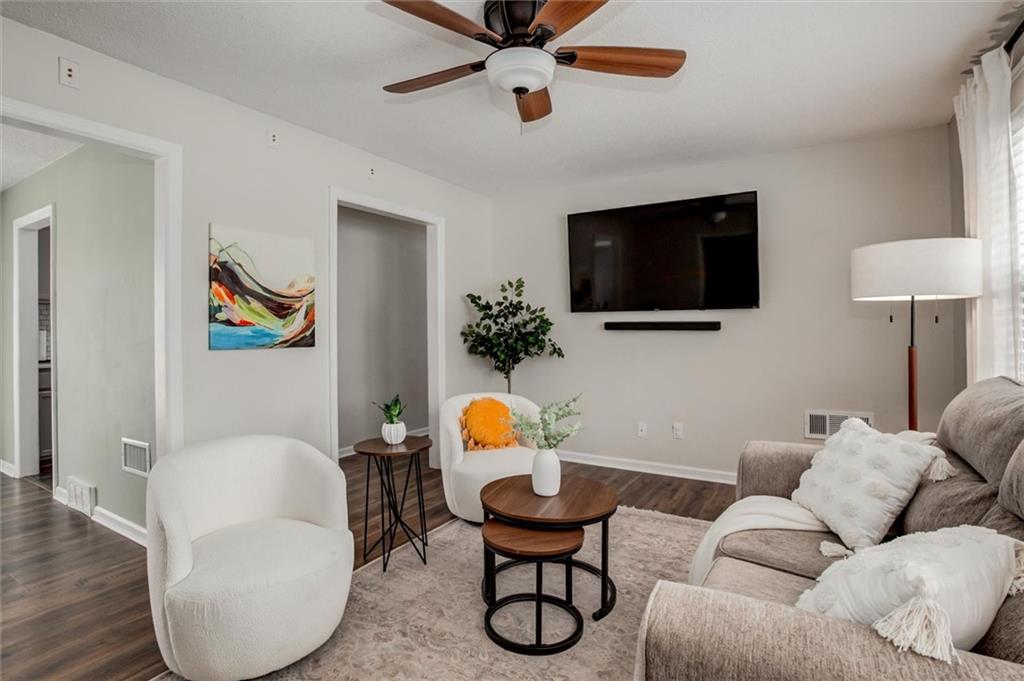 8119 Antioch Road Overland Park, KS 66204 - Photo 2 of 29