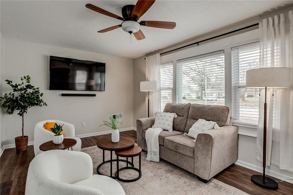 8119 Antioch Road Overland Park, KS 66204 - Photo 3 of 29