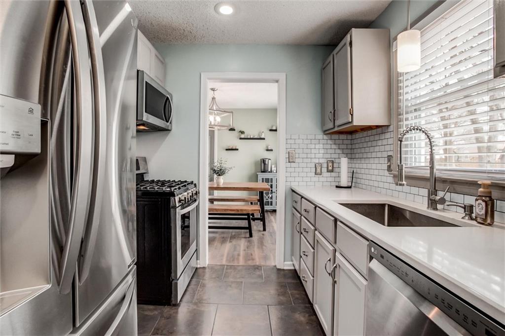 8119 Antioch Road Overland Park, KS 66204 - Photo 8 of 29