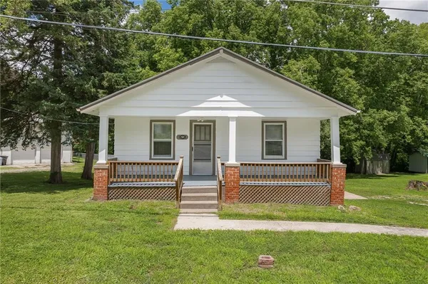 $179,900 | 2501 Excello Drive, St. Joseph, MO 64503