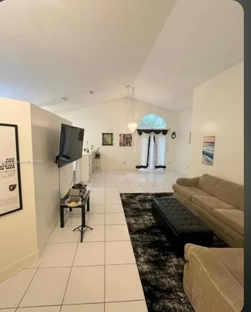 $3,000 | 739 Holly Street, North Lauderdale, FL 33068