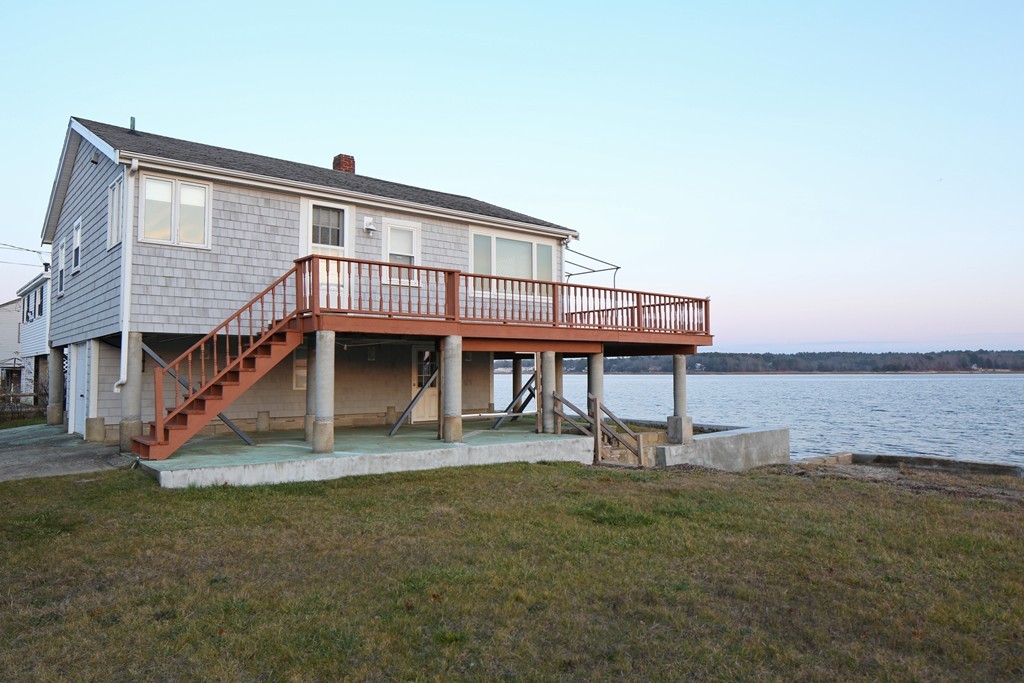 39 Beach Street Wareham, MA 02571 - Photo 23 of 24 a view of a house with a balcony