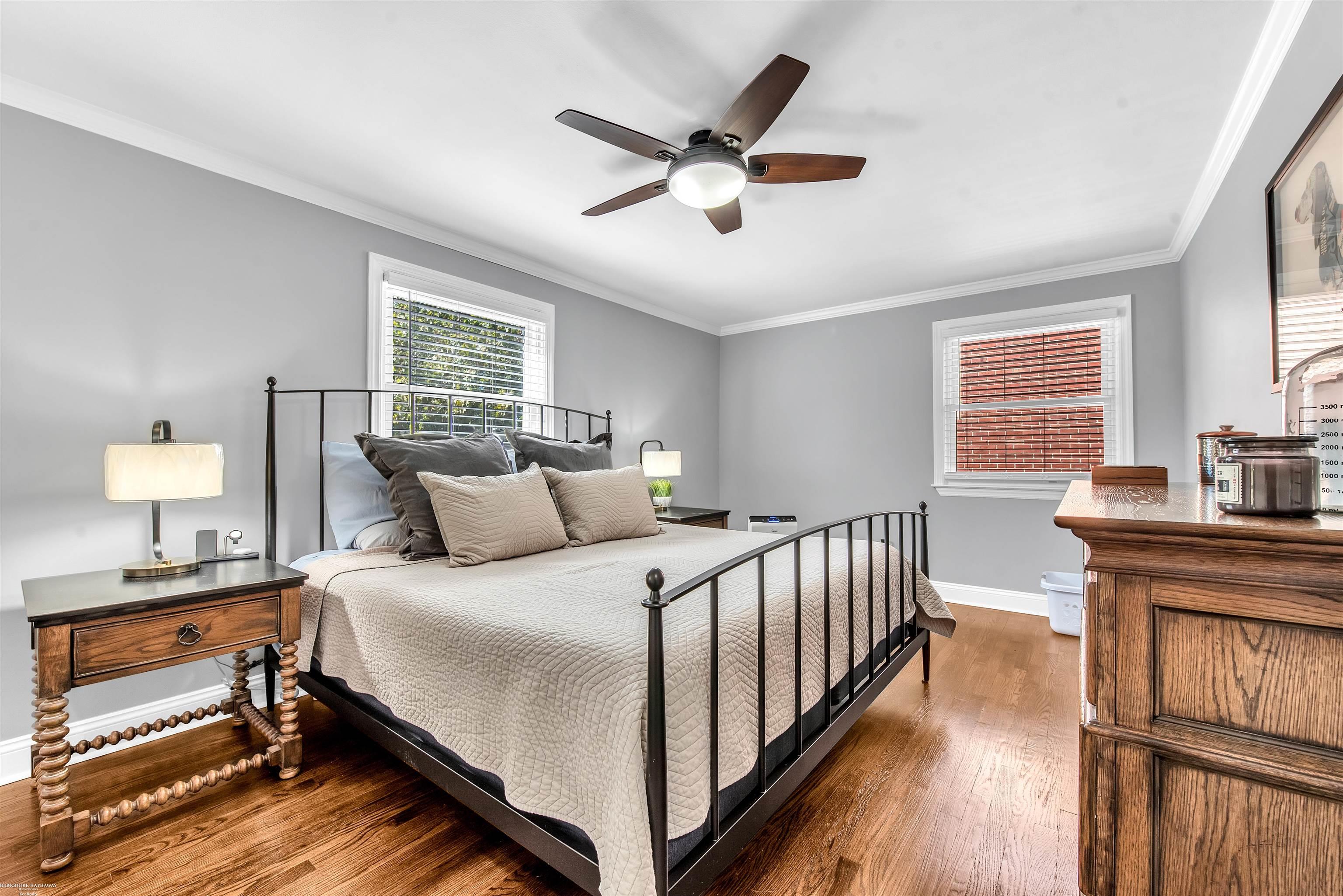 1725 Newcastle Road Grosse Pointe Woods, MI 48236 - Photo 16 of 37