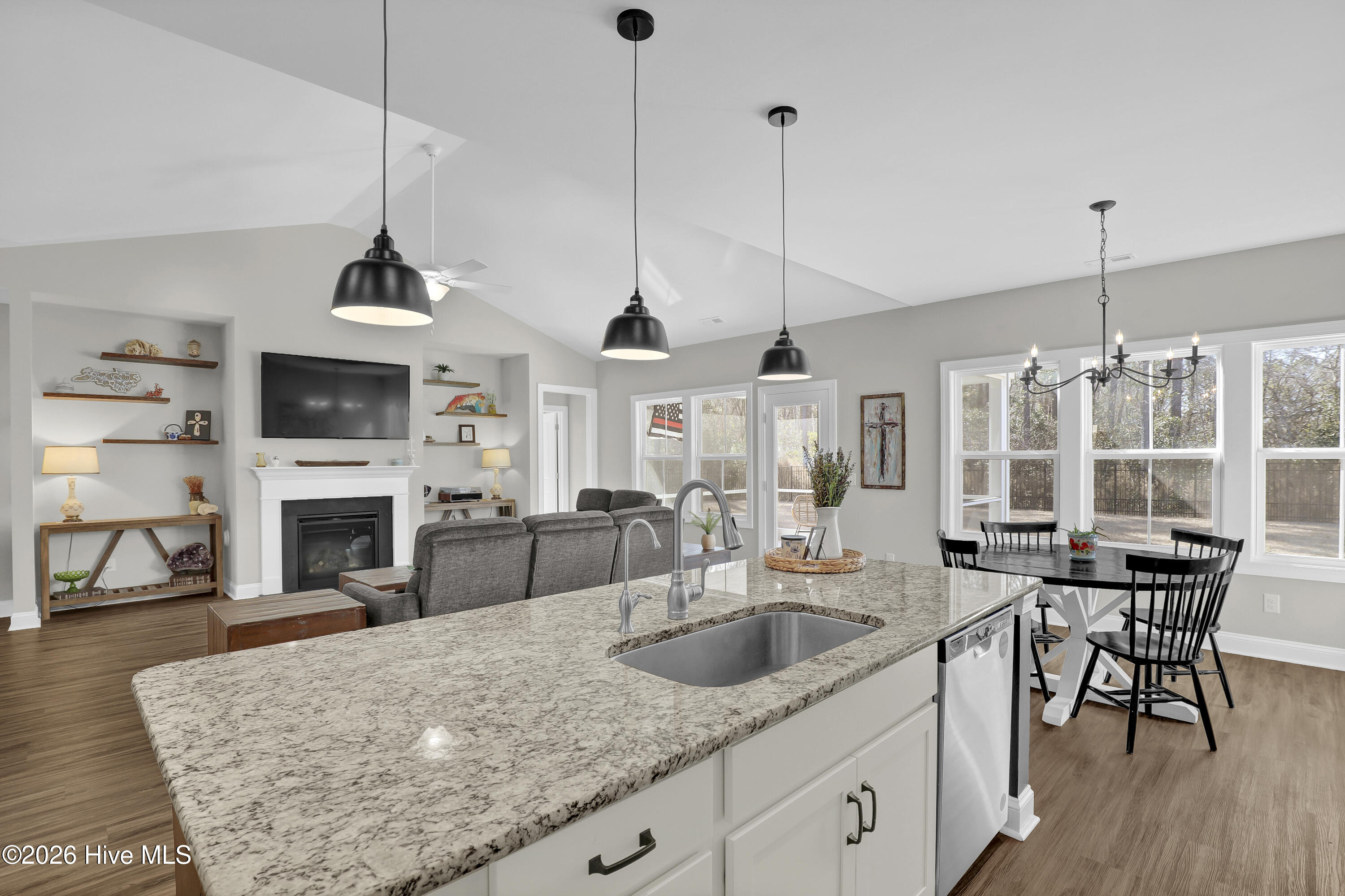 198 East Weatherbee Way Hampstead, NC 28443 - Photo 10 of 39 Kitchen