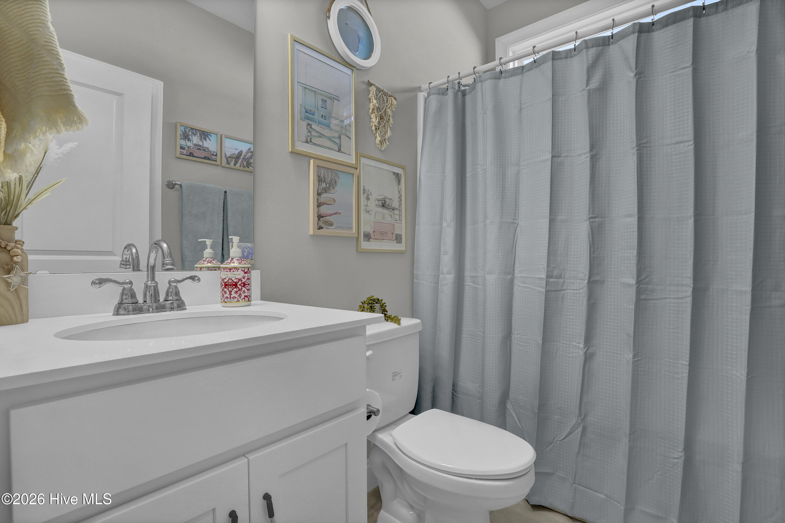 198 East Weatherbee Way Hampstead, NC 28443 - Photo 20 of 39 2nd Full Bathroom