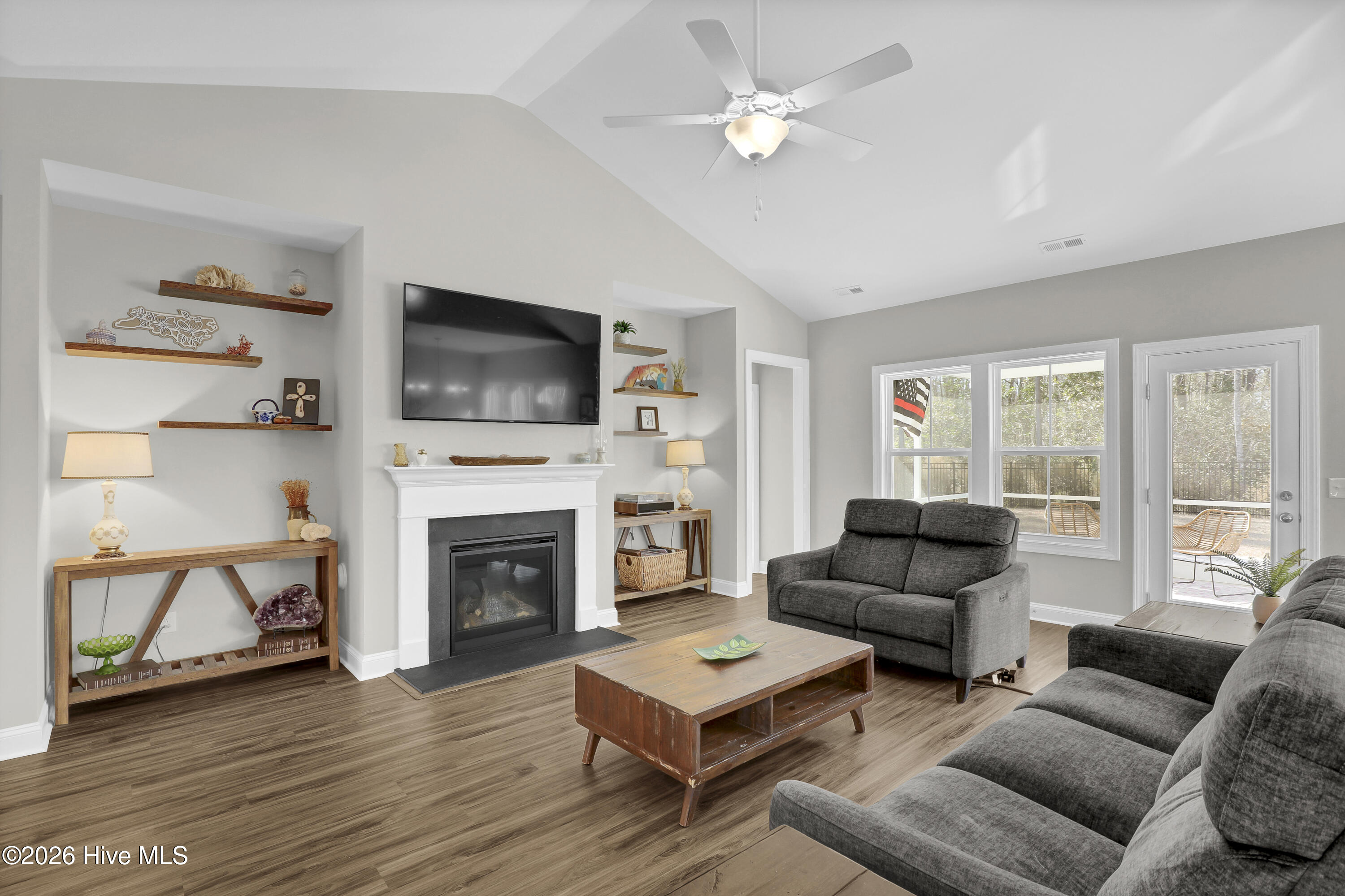 198 East Weatherbee Way Hampstead, NC 28443 - Photo 6 of 39 Living Room