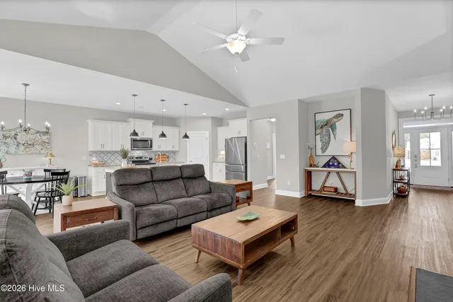 $499,900 | 198 East Weatherbee Way, Hampstead, NC 28443