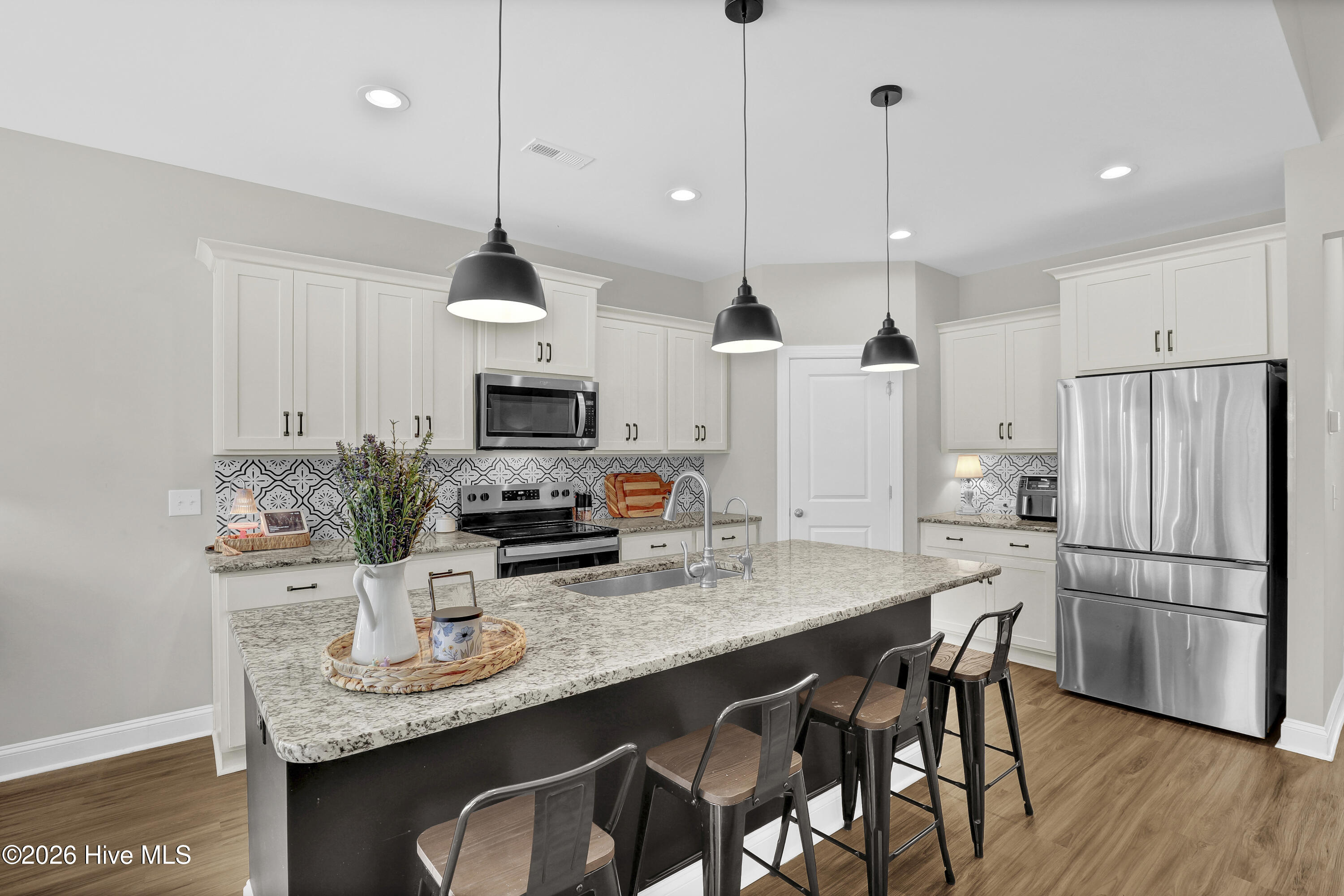 198 East Weatherbee Way Hampstead, NC 28443 - Photo 8 of 39 Kitchen