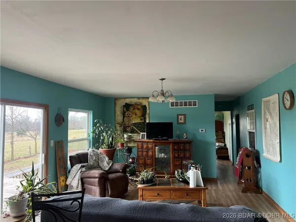 $575,000 | 4534 Pyrmont Road, Stover, MO 65078