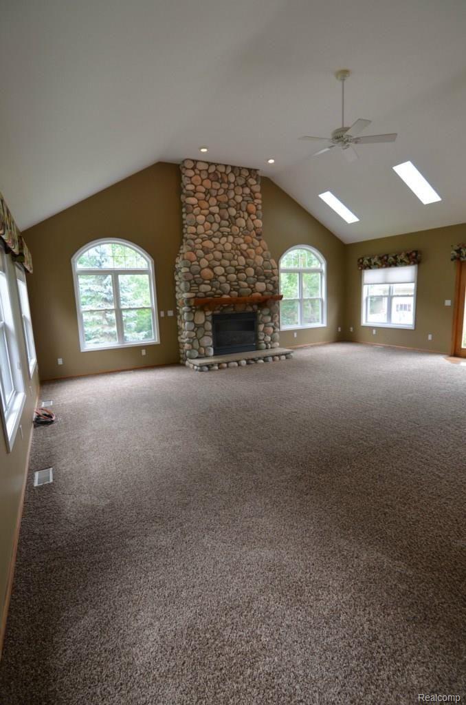 8620 Eaton Road Davisburg, MI 48350 - Photo 12 of 55 ABSOLUTELY GREAT ROOM WALK OUT TO PAVER PATIO