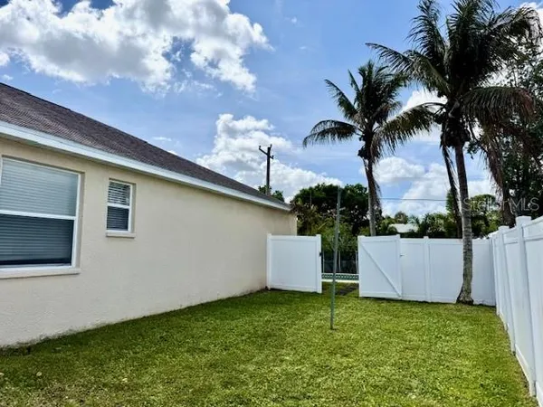 $3,250 | 6614 64th Terrace East, Bradenton, FL 34203