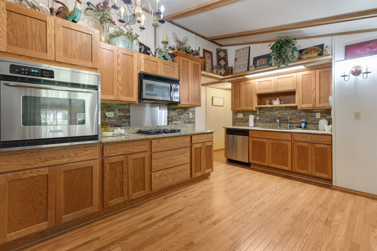 22201 Carmack Road Marengo, IL 60152 - Photo 9 of 27