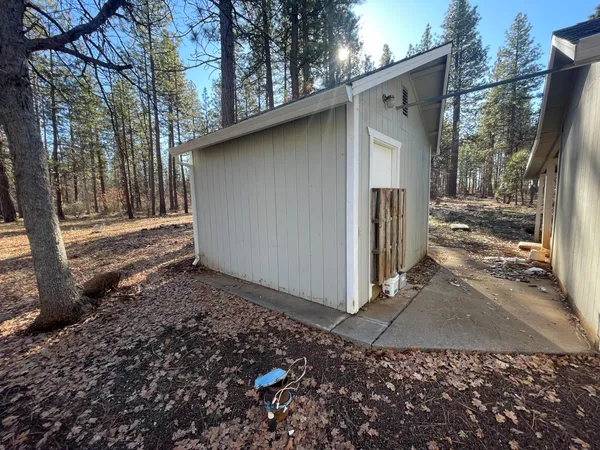 $185,000 | 29352 Roads End Fall River Mills, McArthur, CA 96056