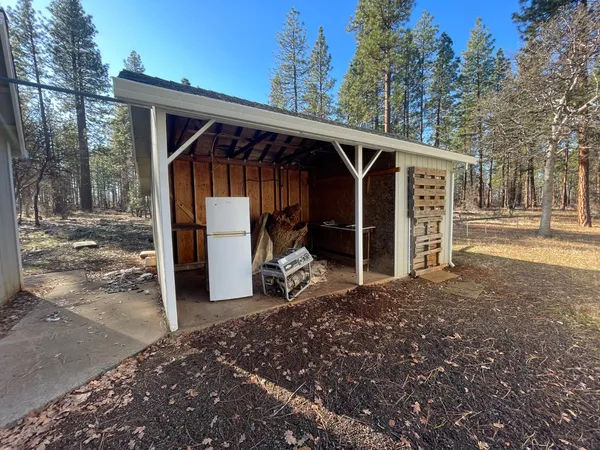 $185,000 | 29352 Roads End Fall River Mills, McArthur, CA 96056