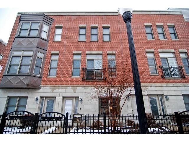 732 West 15th Street Chicago, IL 60607 - Photo 1 of 12 a front view of a building