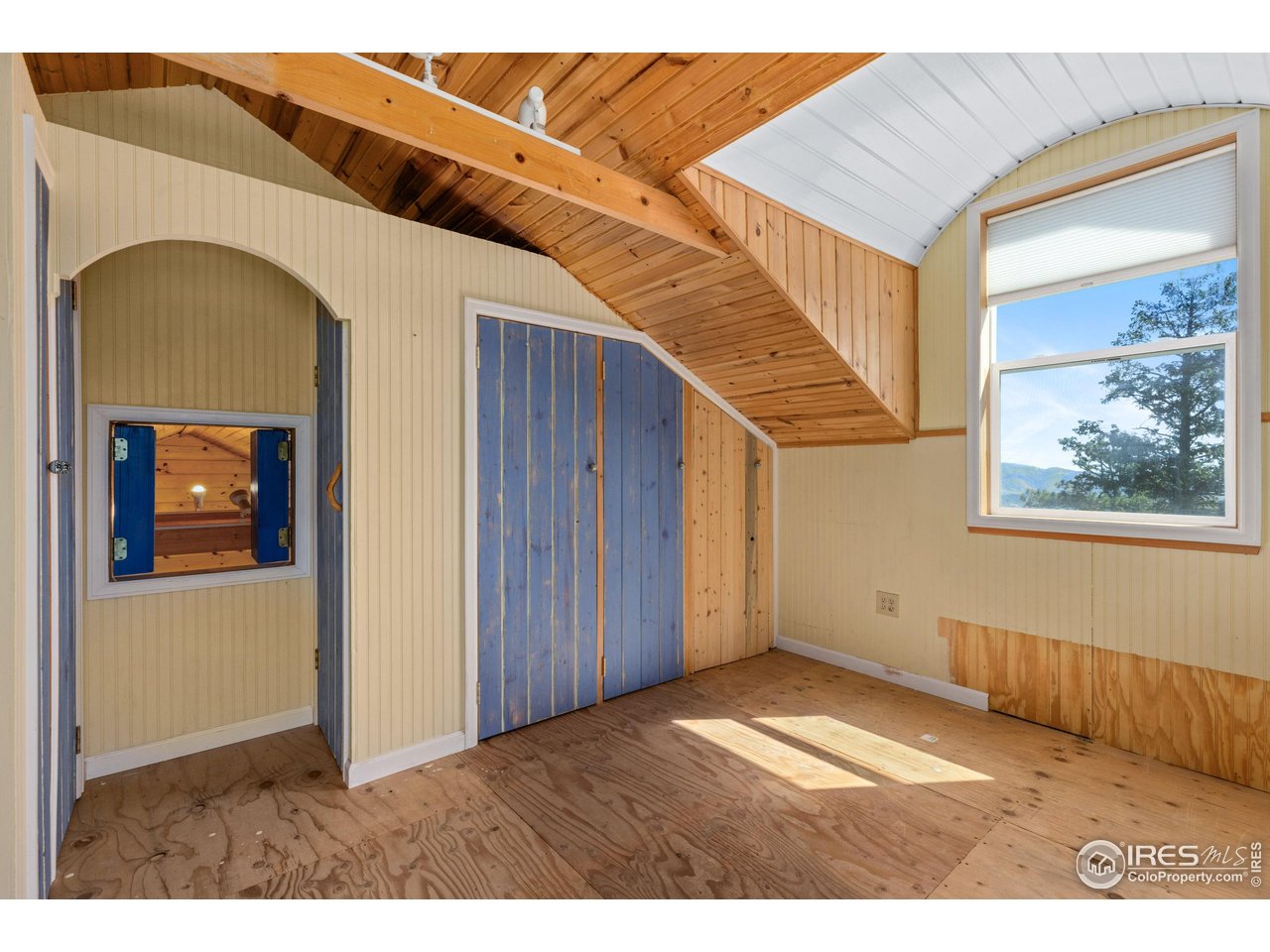 986 Easton Road Lyons, CO 80540 - Photo 17 of 39 Gallery Image 17