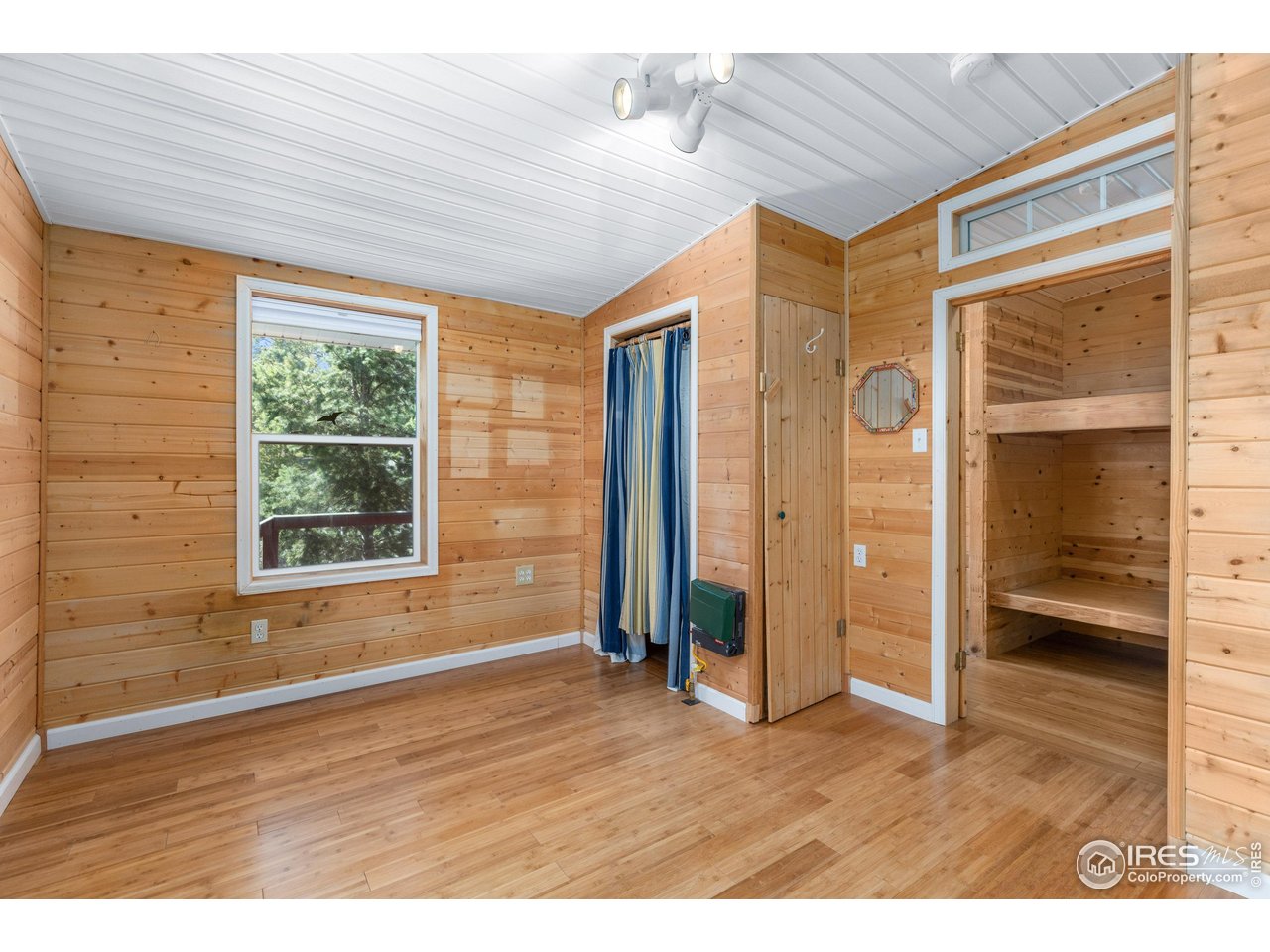986 Easton Road Lyons, CO 80540 - Photo 19 of 39 Gallery Image 19
