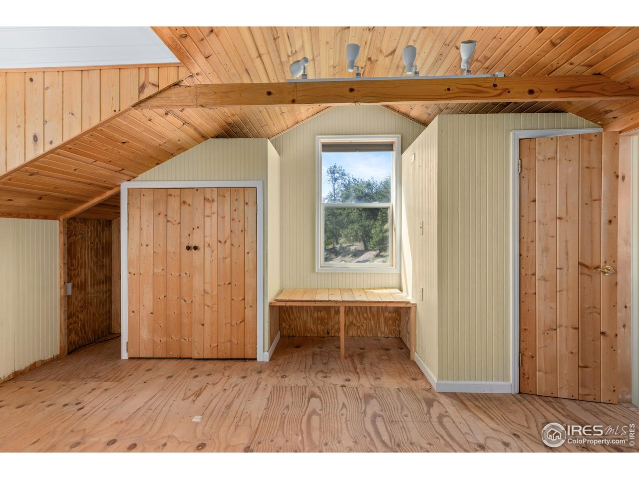986 Easton Road Lyons, CO 80540 - Photo 20 of 39 Gallery Image 20
