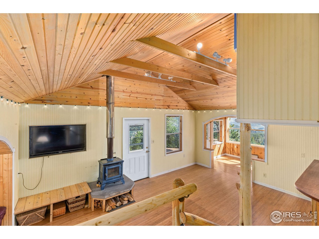 986 Easton Road Lyons, CO 80540 - Photo 10 of 39 Gallery Image 10