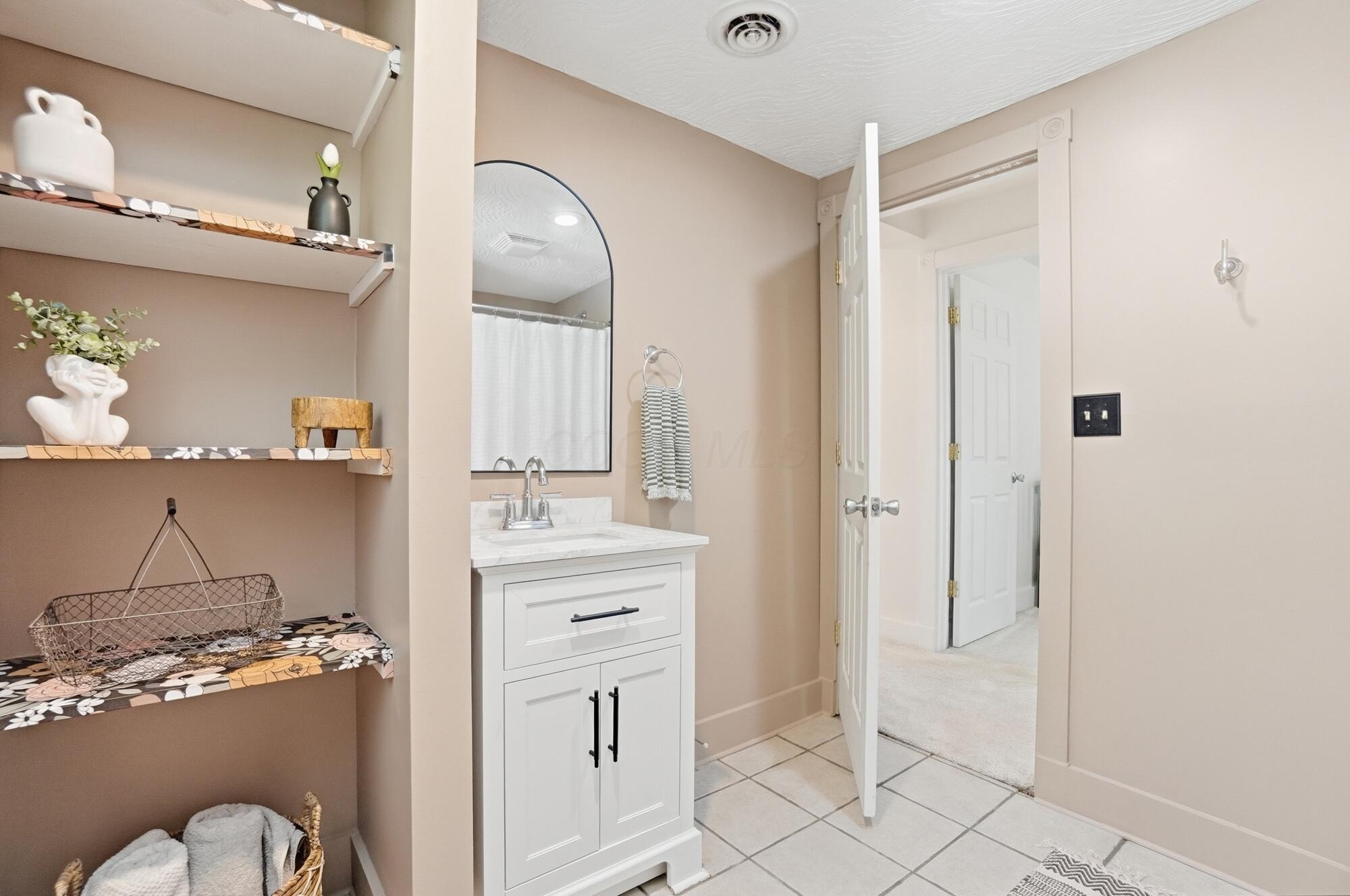 13330 Center Village Road Galena, OH 43021 - Photo 46 of 84 Second Full Bathroom
