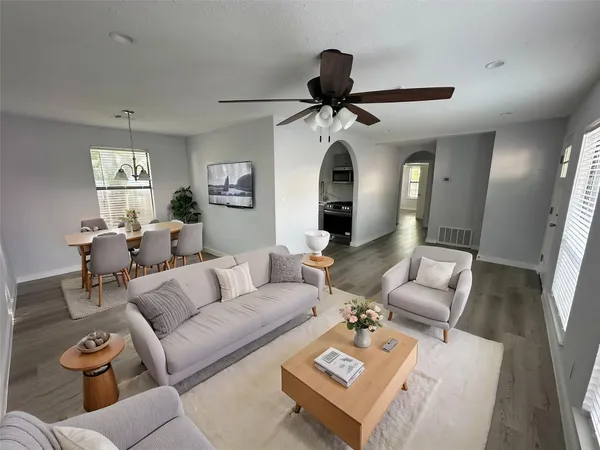 $2,200 | 4412 Gillis Street, Unit A, Austin, TX 78704