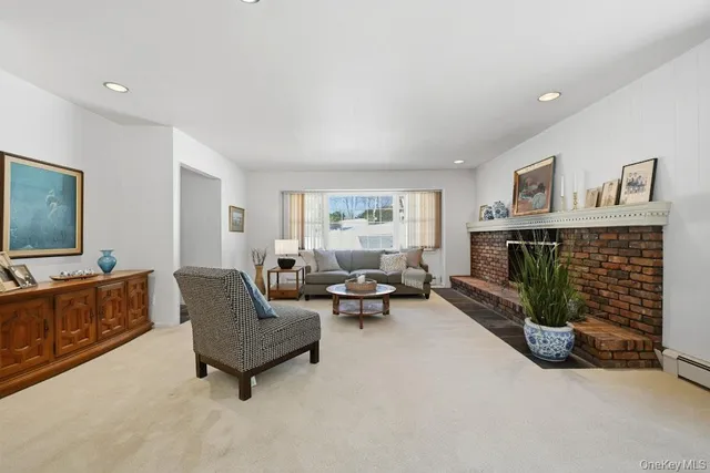 $829,000 | 9 Carlisle Drive, Northport, NY 11768