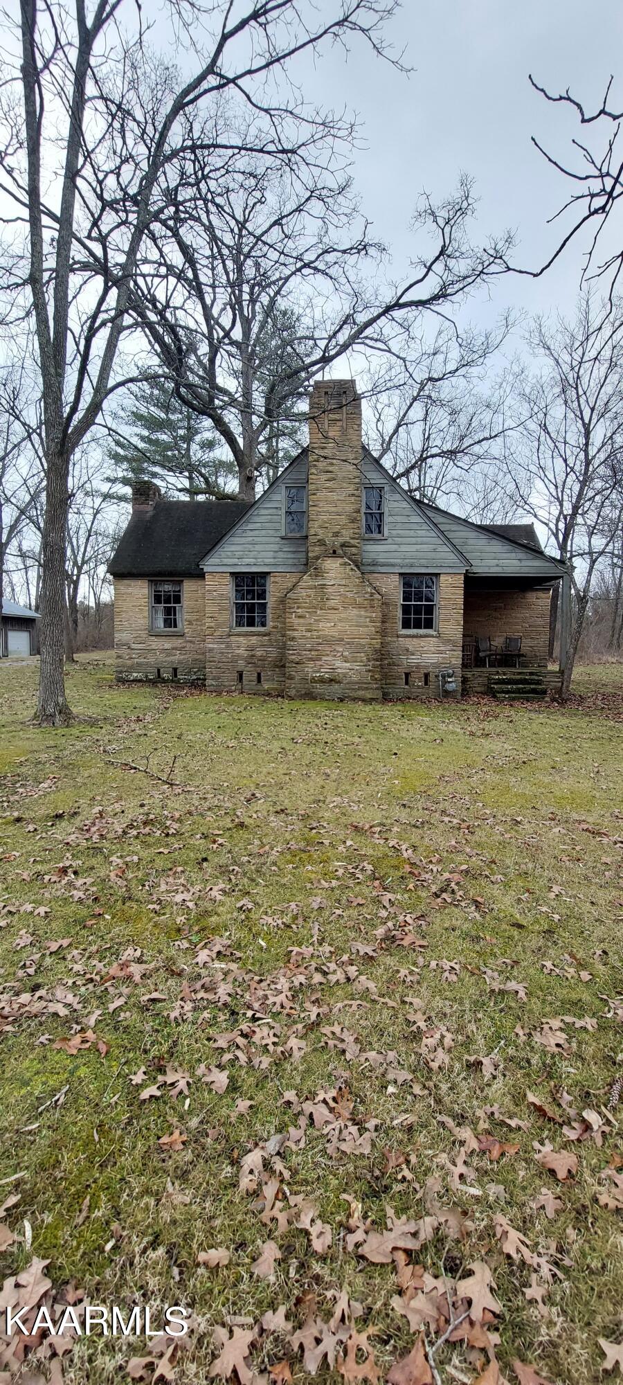 132 Short Sawmill Road Crossville, TN 38555 - Photo 5 of 23 20230109_085352