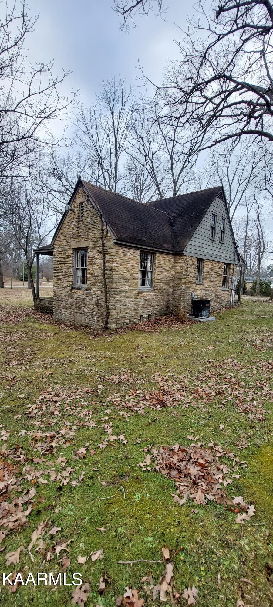 132 Short Sawmill Road Crossville, TN 38555 - Photo 7 of 23 20230109_085429