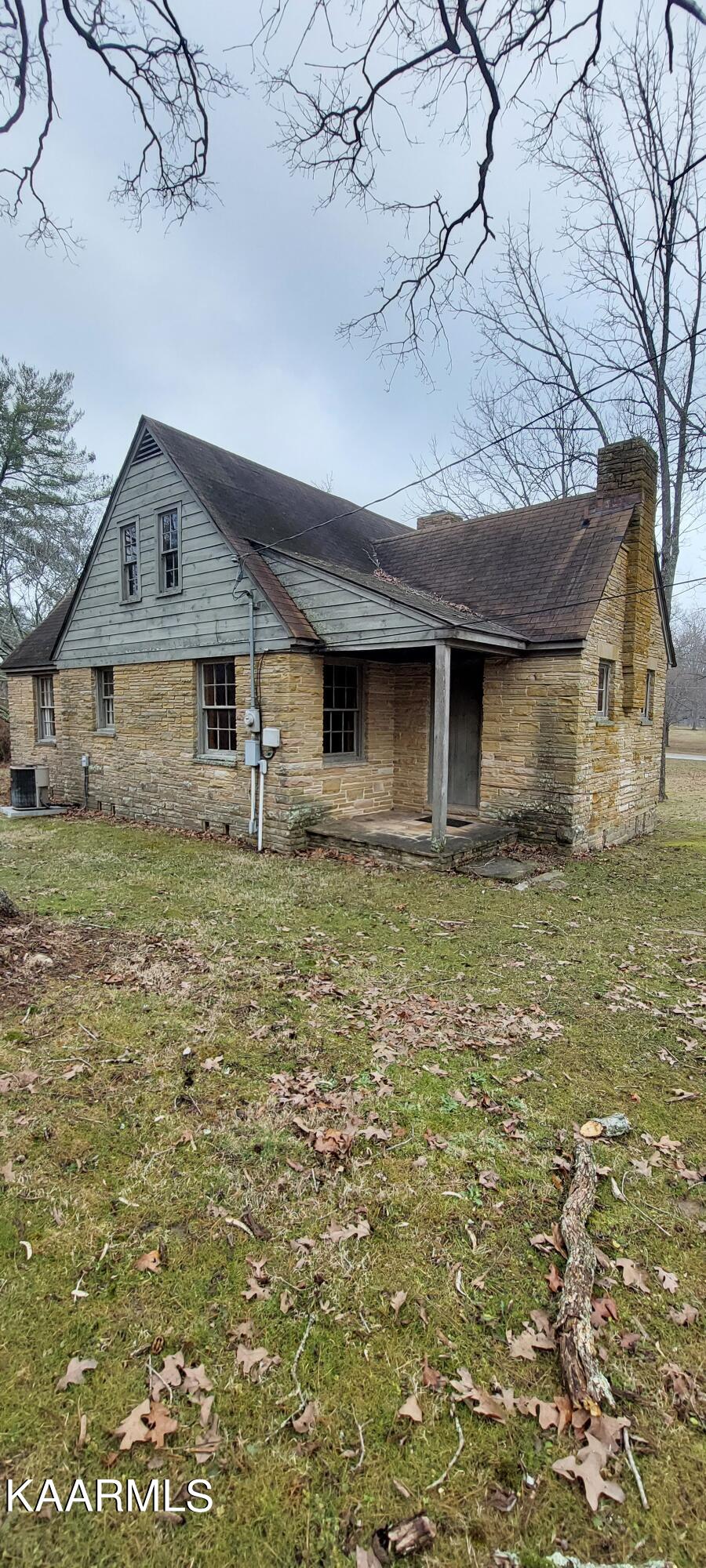 132 Short Sawmill Road Crossville, TN 38555 - Photo 8 of 23 20230109_085452