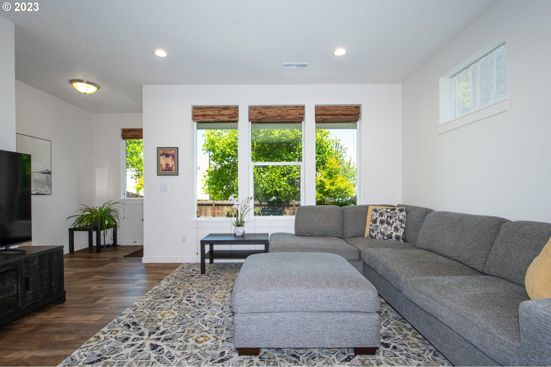 7012 South 11th Street Ridgefield, WA 98642 - Photo 4 of 28 Gallery Image 4