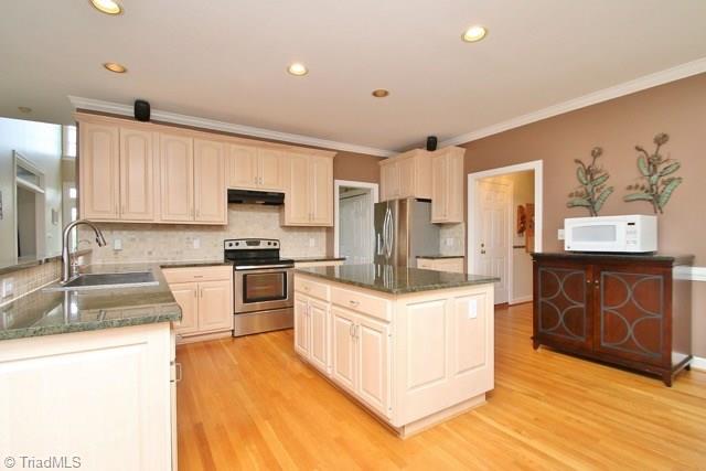 5204 Red Fox Drive Oak Ridge, NC 27310 - Photo 9 of 28
