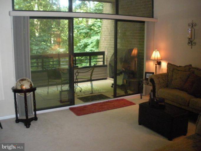 2108 Green Watch Way, Unit 11/200 Reston, VA 20191 - Photo 2 of 30 Living Room
