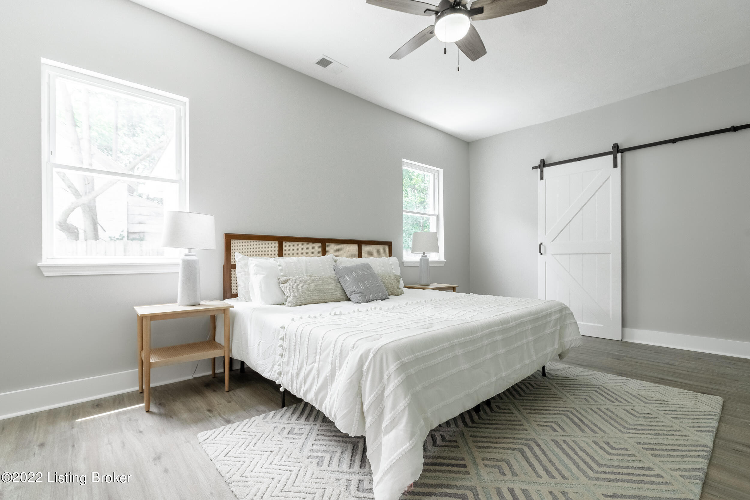 4204 Dover Road Louisville, KY 40216 - Photo 29 of 59 GIANT 1st Floor Master Bedroom