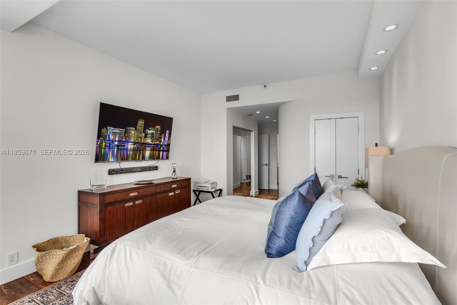 151 Crandon Boulevard, Unit 802 Key Biscayne, FL 33149 - Photo 23 of 46