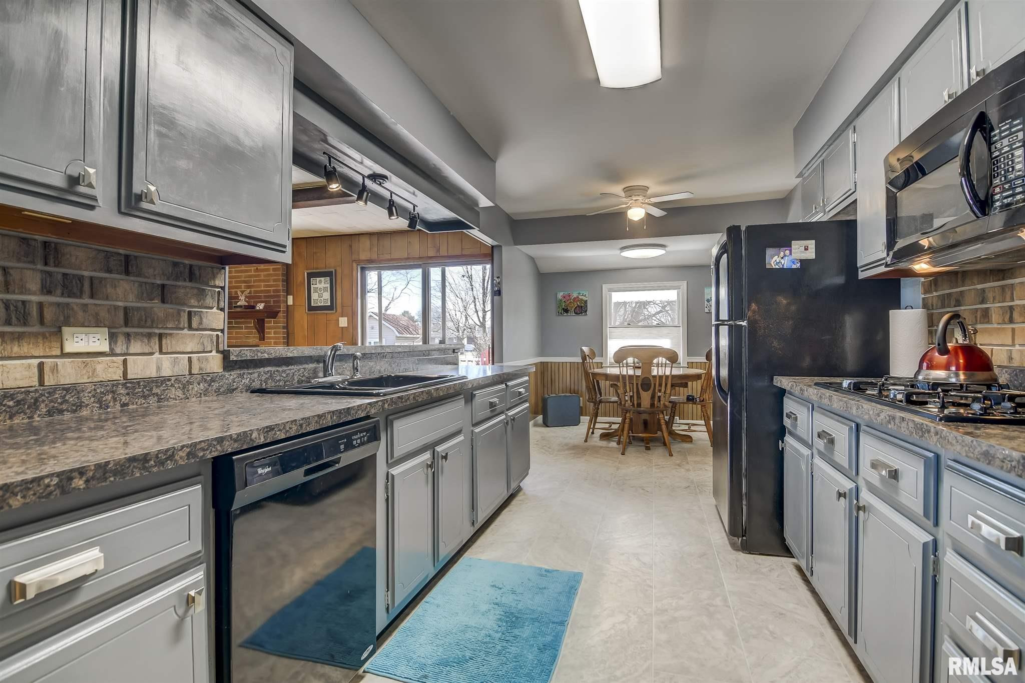 2506 Plateau Drive Springfield, IL 62707 - Photo 13 of 41 Gallery Image 13