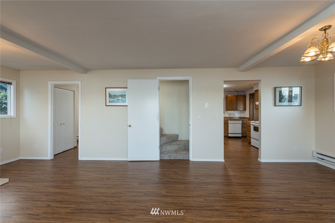 26324 Pillsbury Road Southwest Vashon, WA 98070 - Photo 11 of 19 Gallery Image 11